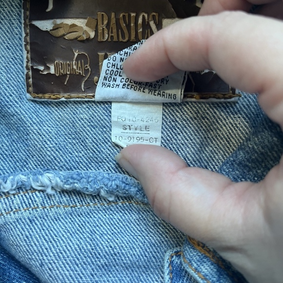 Vintage Jordache Oversized Denim Trucker Jacket Women’s Small Blue Button Down - Picture 6 of 12